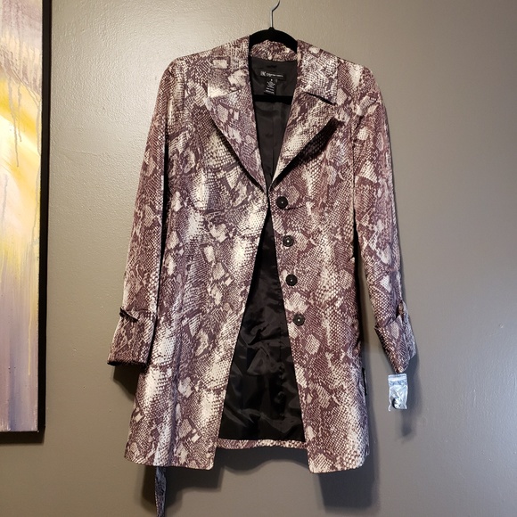 INC International Concepts Jackets & Blazers - 🔹️NWT🔹️INC Snakeskin Print Trenchcoat size P